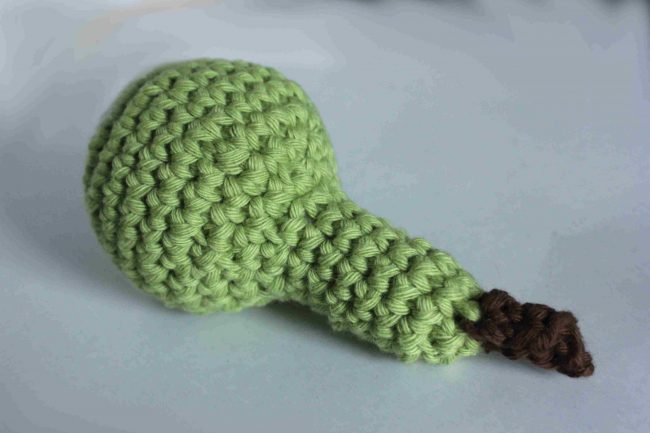 gehäkelte Birne liegend kostenlose häkelanleitung birne